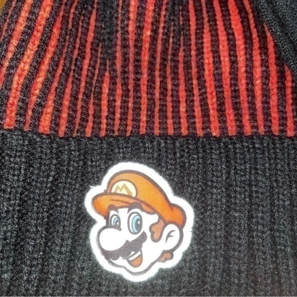 Official Nintendo Super Mario Hat and Glove Set - Black and Red